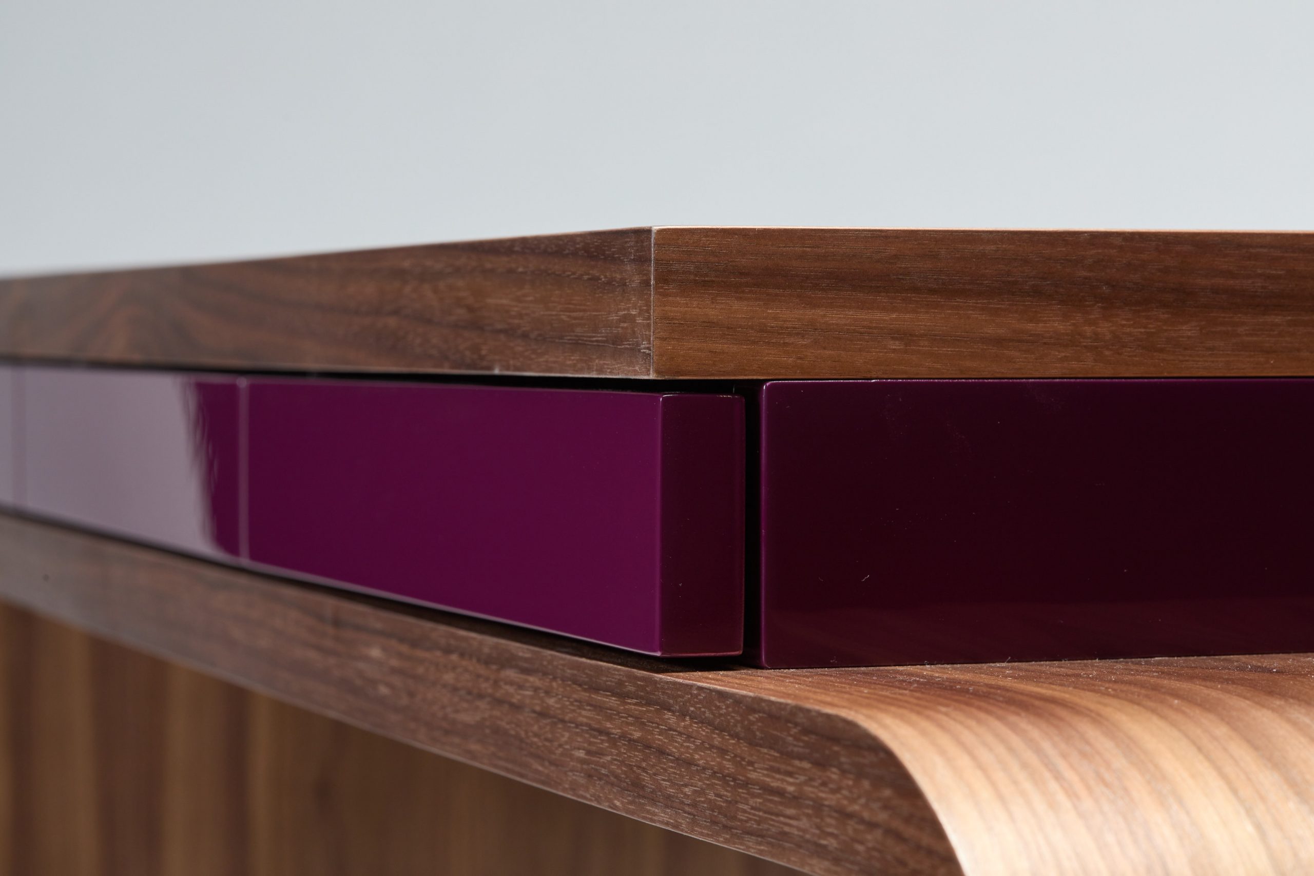 REDA AMALOU DESIGN_SOA Desk_Velvet_23