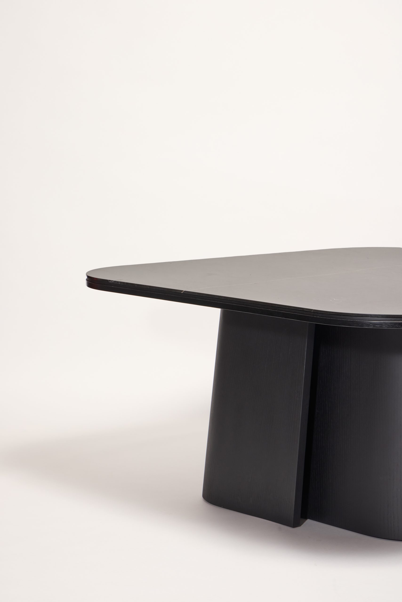 REDA AMALOU DESIGN_Table OOMA 160noire_6