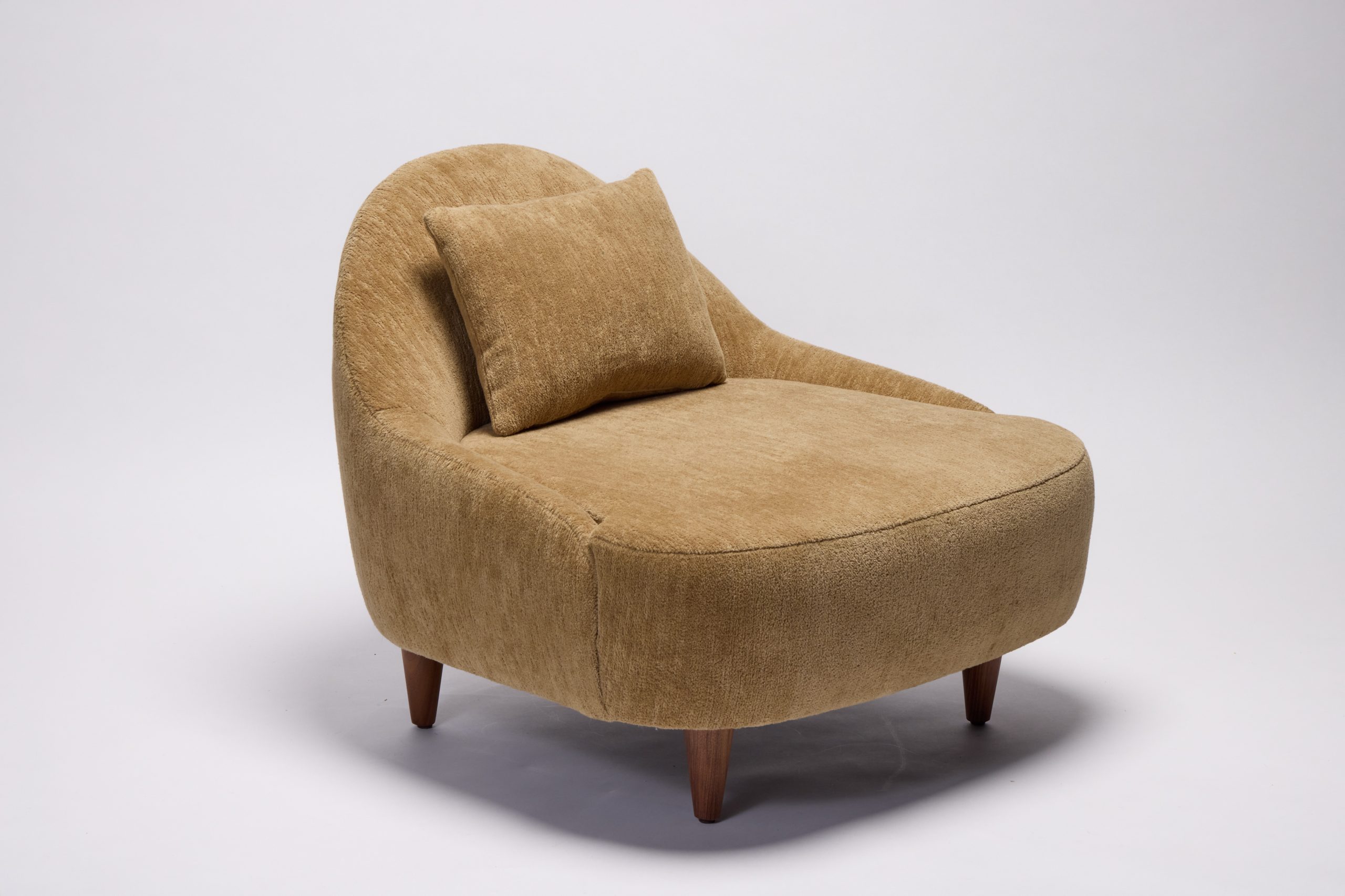 Reda AMALOU_Gabriela armchair_beige-©Mikael Benard_3