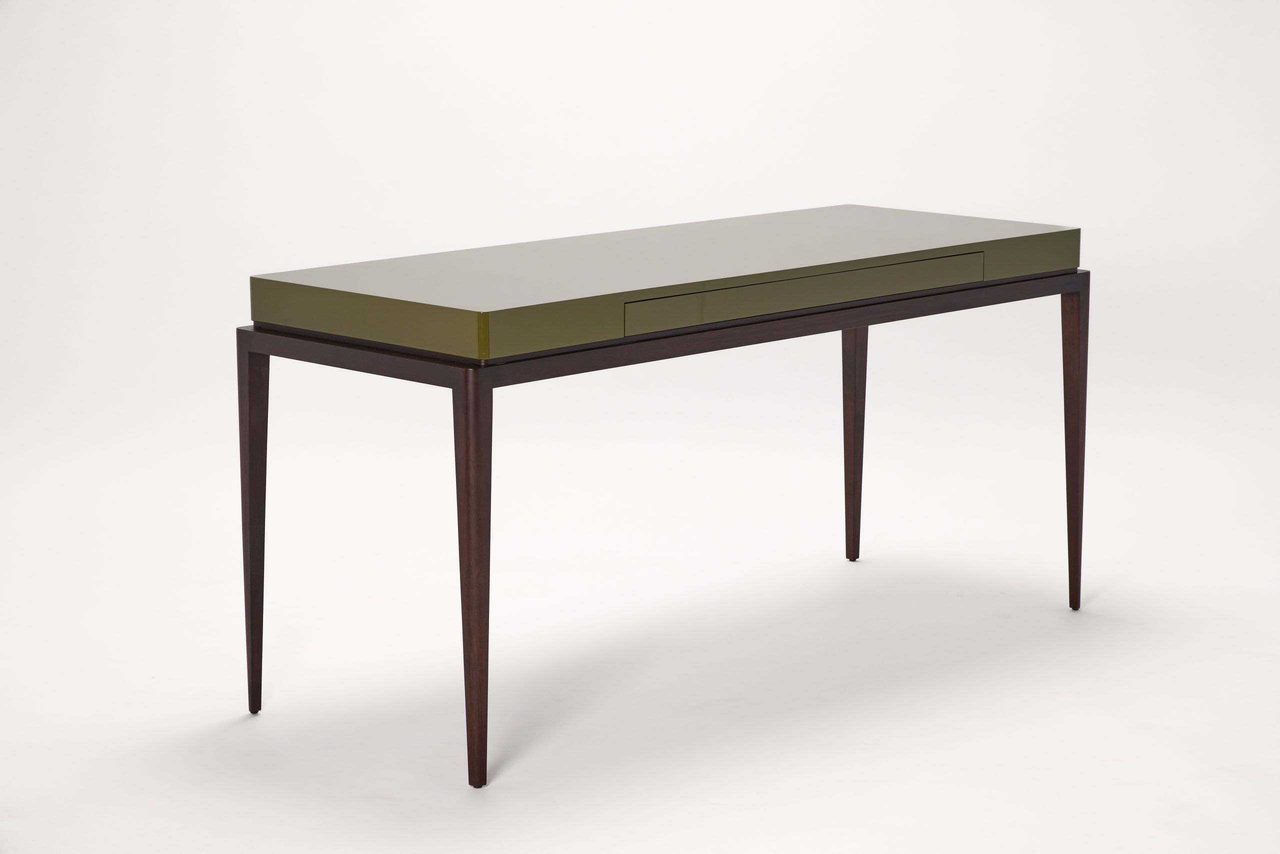 TARA_DESK-055